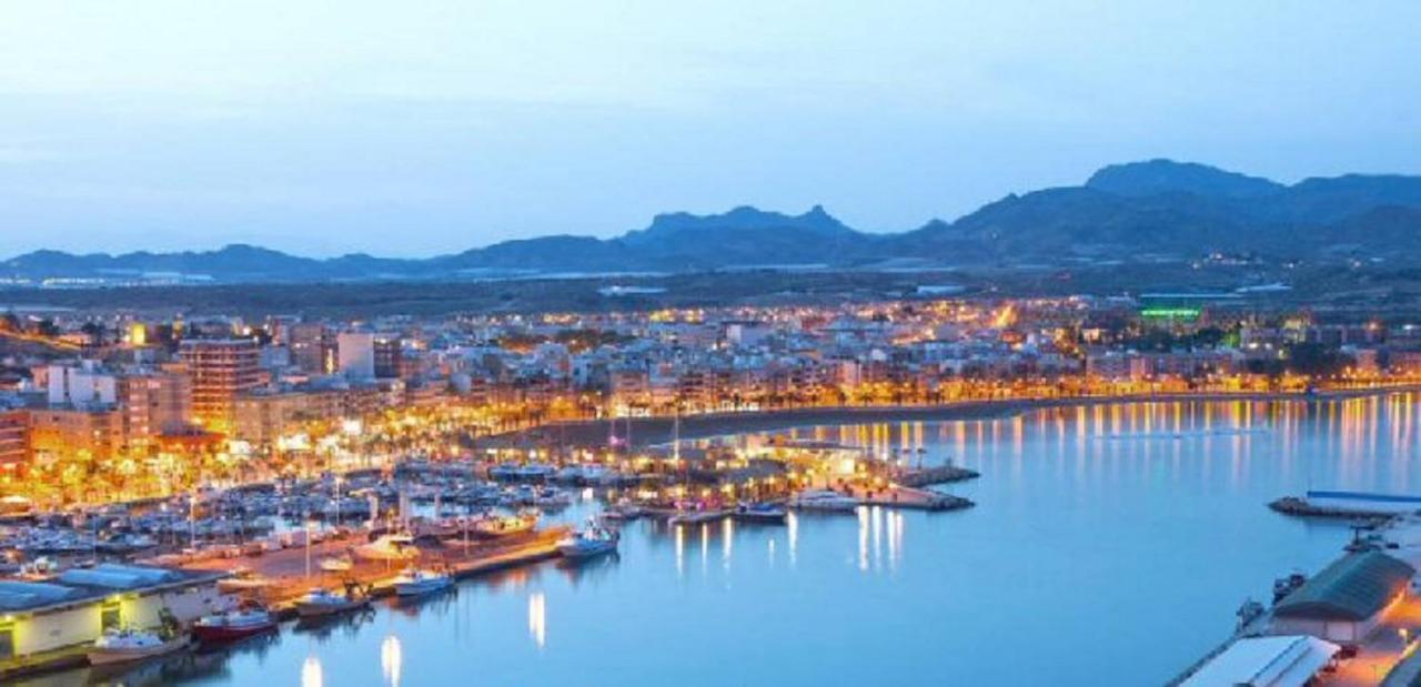 Puerto De Mazarron Large House With Roof Terrace & Sea Views-5 Guests Have 3 Bedrooms & 1 To 4 Guests Have 2 Bedrooms Exterior photo